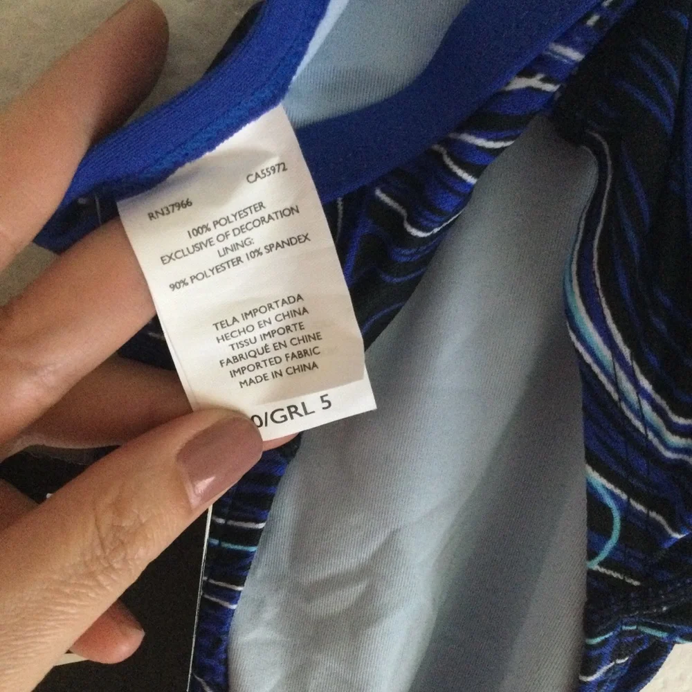 NIKE NWT Little Girls One Piece Racing Swimsuit Sz 5/20